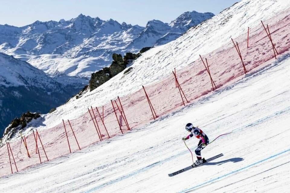 Lindsey Vonn i aksjon i lørdagens super-G-renn i St. Moritz. Dårlig sikt og vind avlyste søndagsrennet.