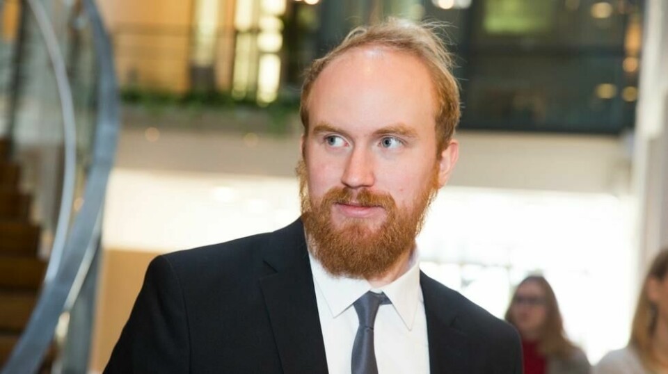 Utøya-overlever Bjørn Ihler jobber som teknisk produsent for nettstedet Resett, men skriver av og til også selv. Ihlers ambisjon for Resett er blant annet å gi en plattform til dem som ikke føler seg representert av mediene og politikerne. Foto: Berit Roald/NTB scanpix