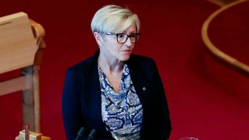 SKREMT: Liv Signe Navarsete (Sp) foreslår at regjeringen ikke bare skal fortelle Stortinget om forsvarssamarbeid med EU, men la parlamentarikerne behandle spørsmålet først.