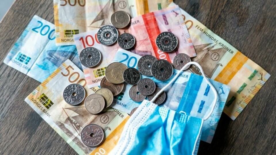 Mange nordmenn fikk mer penger mellom hendene under pandemien. Nå er det mange som må forberede seg på å leve mer sparsommelig fremover. Mange nordmenn fikk mer penger mellom hendene under pandemien. Nå er det mange som må forberede seg på å leve mer sparsommelig fremover. Foto: Gorm Kallestad / NTB