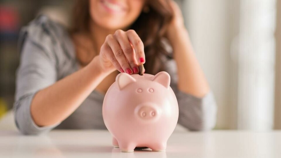 – Venn deg til å spare litt. Noen må gi opp livskvaliteten sin og være litt forberedt og tenke på morgendagen. Reduser forbruket, ha en shoppingfri periode og unngå unødvendig småkjøp. Ikke handle på impuls og planlegg matinnkjøpene, anbefaler forbrukerøkonom Derya Incedursun i Nordea.Illustrasjonsfoto: Shutterstock – Venn deg til å spare litt. Noen må gi opp livskvaliteten sin og være litt forberedt og tenke på morgendagen. Reduser forbruket, ha en shoppingfri periode og unngå unødvendig småkjøp. Ikke handle på impuls og planlegg matinnkjøpene, anbefaler forbrukerøkonom Derya Incedursun i Nordea.Illustrasjonsfoto: Shutterstock