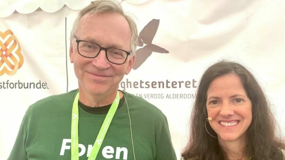Eivind Aakhus og Maria Lage Barca forsker på psykisk helse blant eldre. På Arendalsuka hadde de positive nyheter til de eldste tilhørerne.