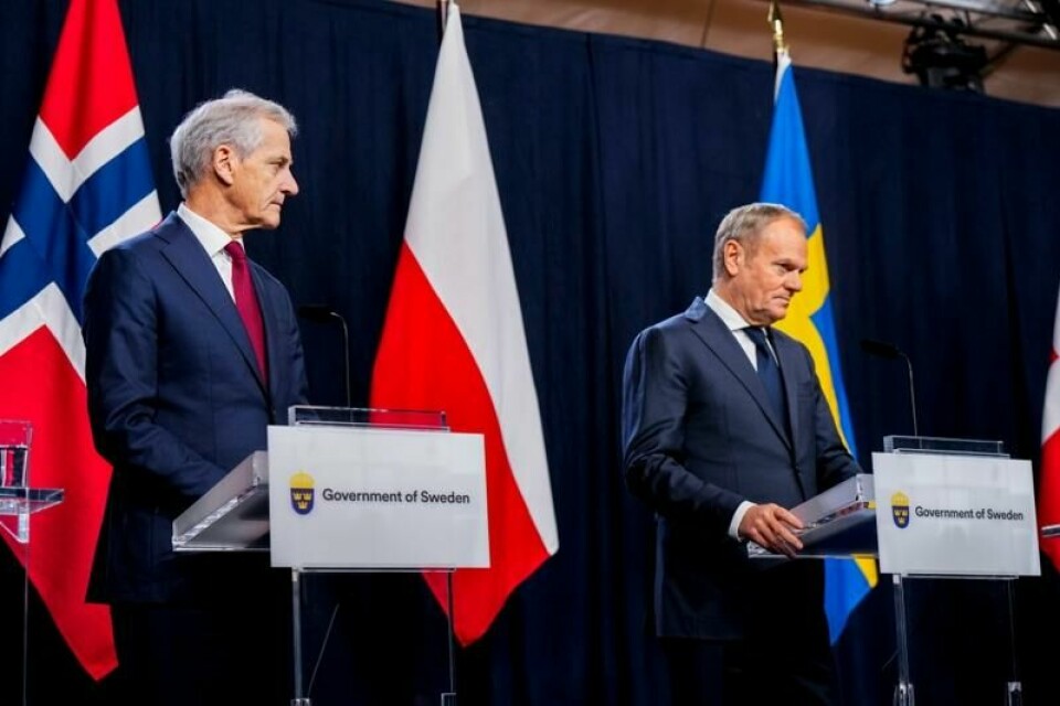 Norges statsminister Jonas Gahr Støre og den polske statsministeren Donald Tusk diskuterer blant annet situasjonen i Østersjøen under et møte med kolleger i Harpsund i Sverige.