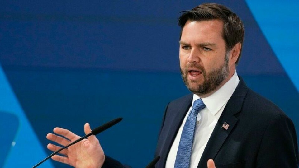 USAs visepresident J.D. Vance advarer Ukrainas president mot å snakke stygt om Donald Trump.