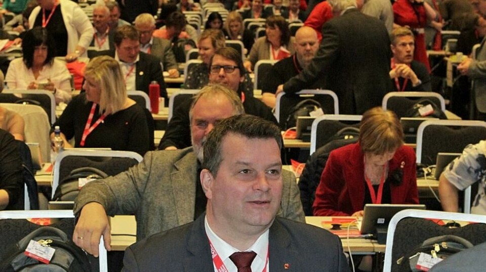 FORSIKRER: LOs sjefsjurist forsikrer at vedtaket på LO-kongressen, her med leder Hans-Christian Gabrielsen, vil beskytte norsk arbeidsliv mot urimelige ESA-inngrep.