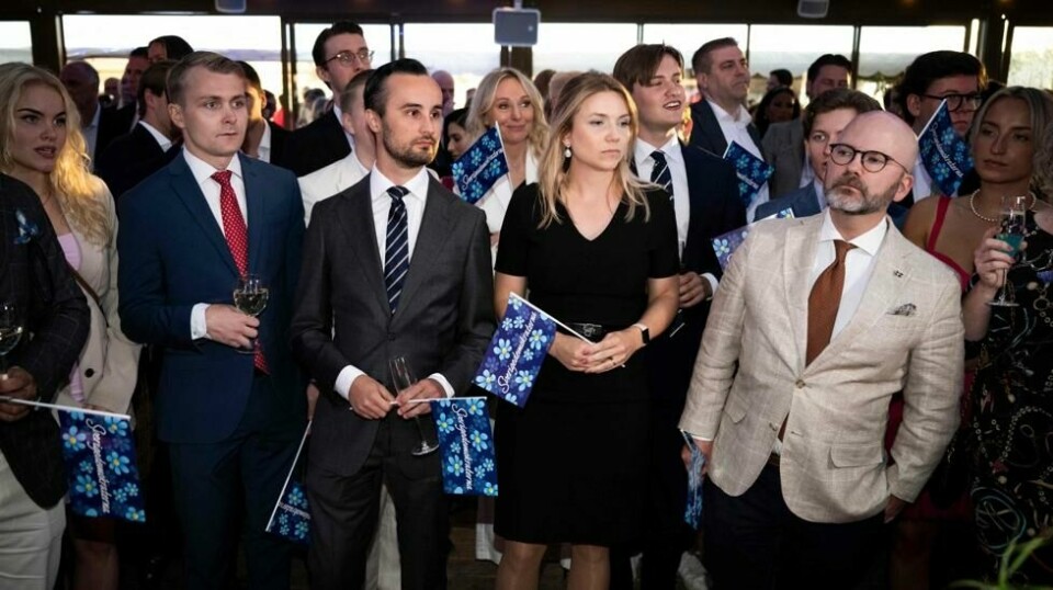 Charlie Weimers (til høyre), her avbildet under Sverigedemokraternas valgvake i Stockholm i forbindelse med EU-valget i sommer.