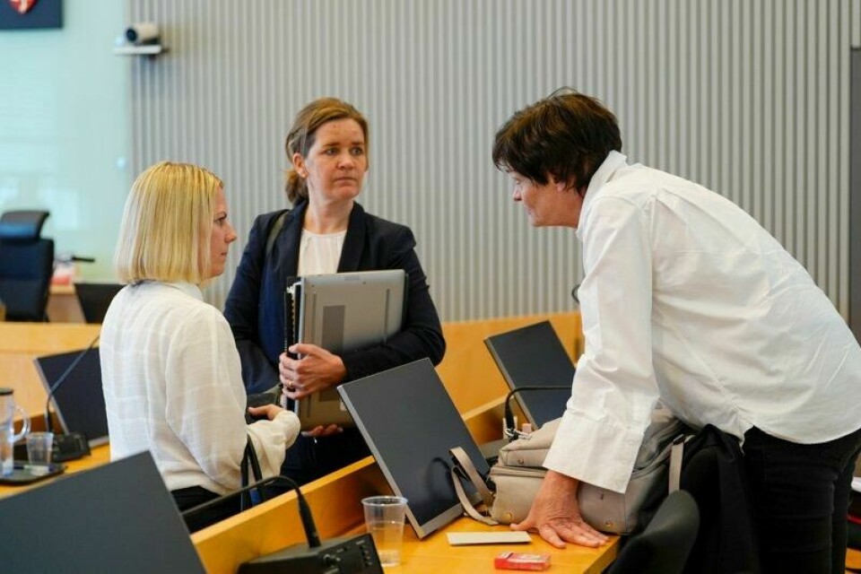 Aktor Angjerd Kvernes, Ellen Mellemstrand Gimle og bistandsadvokat Mette Yvonne Larsen under rettssaken mot Gjert Arne Ingebrigtsen i Sør-Rogaland tingrett