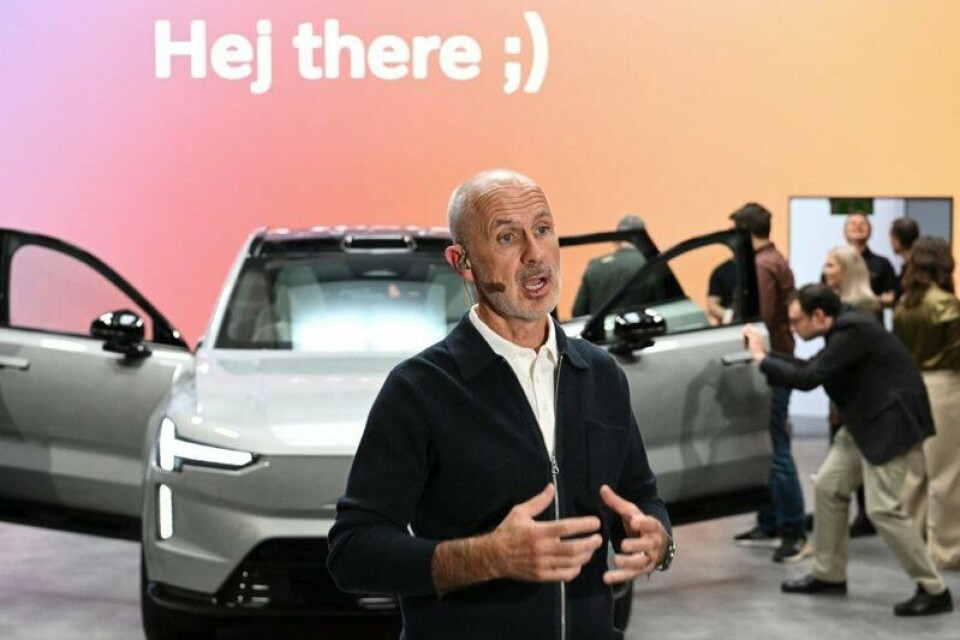 Jim Rowan hadde ingen bilbransje-erfaring da han ble hentet til Volvo. Det ble sett på som en fordel den gangen, Rowan skulle se på driften med nye øyne. Han markerte seg også raskt som en energisk og utålmodig toppsjef. Jim Rowan hadde ingen bilbransje-erfaring da han ble hentet til Volvo. Det ble sett på som en fordel den gangen, Rowan skulle se på driften med nye øyne. Han markerte seg også raskt som en energisk og utålmodig toppsjef. Foto: AFP / NTB