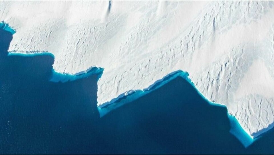 Iskanten til Antarktis er tydelig fra luften. Iskanten til Antarktis er tydelig fra luften. Foto: Antarcticflights.com.au
