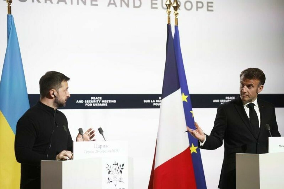 Ukrainas president Volodymyr Zelenskyj (t.v.) og Frankrikes president Emmanuel Macron