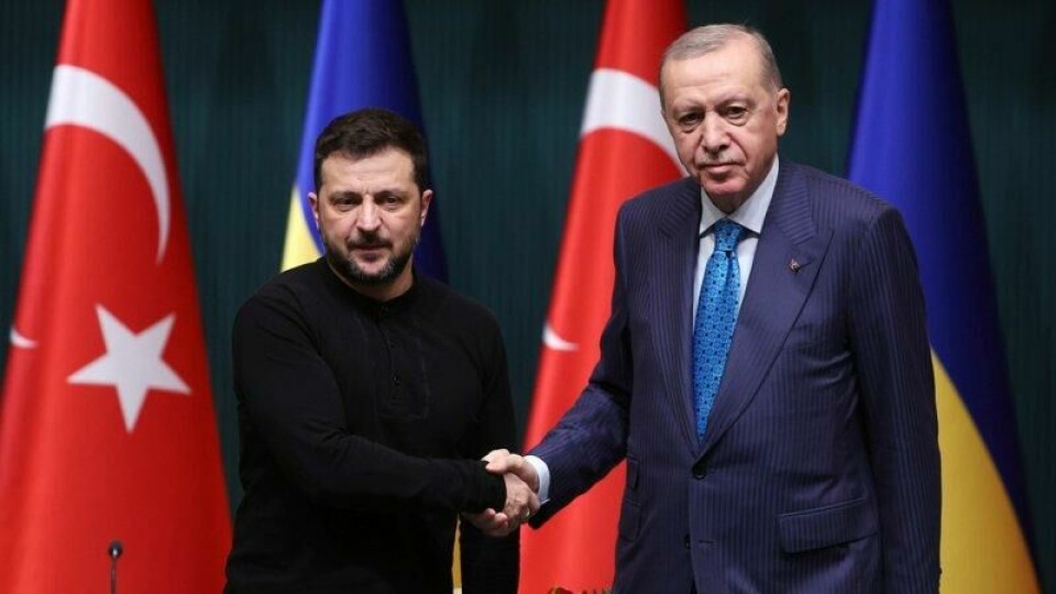 Tyrkias president har tilbudt seg å være vertskap og mekler for samtaler mellom Russland og Ukraina.