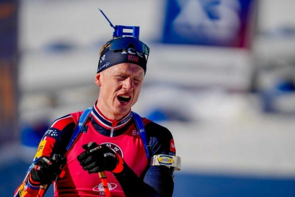 Johannes Thingnes Bø avbildet i mål i Holmenkollen fredag.