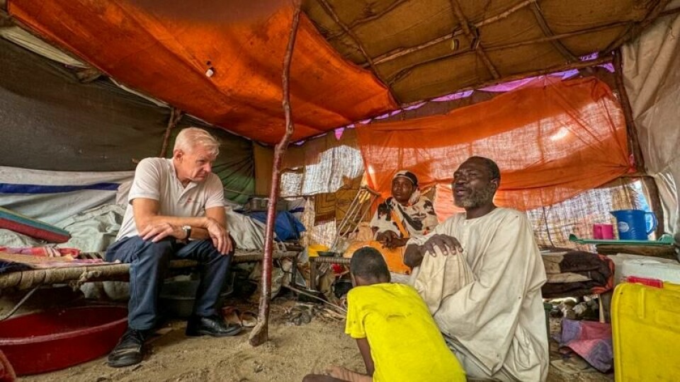Flyktninghjelpens generalsekretær har besøkt krigsherjede Sudan, der han blant annet møtte internt fordrevne i havnebyen Port Sudan. Blant dem han møtte var Anwar som flyktet fra Khartoum sammen med kona og de seks barna for fire måneder siden.