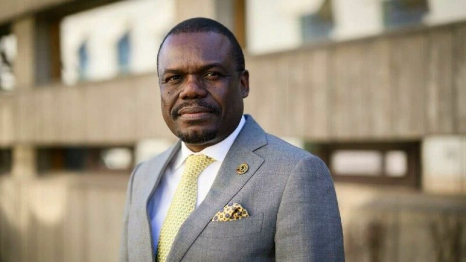 Bistandskutt gjør at fattige mennesker må betale enda mer for helsetjenester - fra egen lommebok, advarer direktør for Africa CDC, Jean Kaseya. Han besøkte denne uka Folkehelseinstituttet i Oslo.