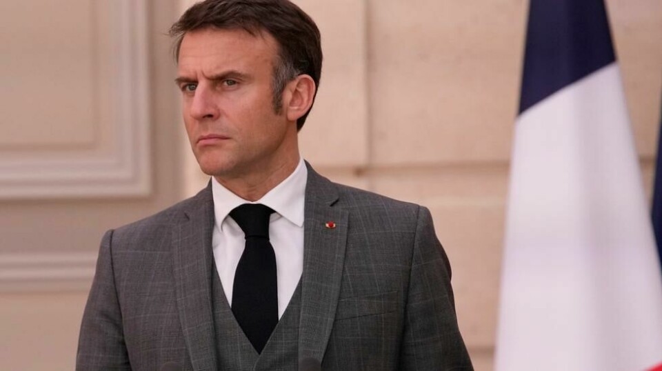 Frankrikes president Emmanuel Macron gjentar at det kan bli aktuelt å sende vestlige soldater til Ukraina. Foto: AP / NTB