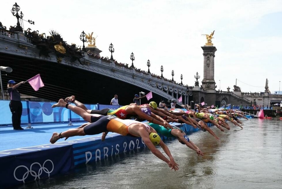 OL-grenen triatlon ble utsatt fra tirsdag til onsdag grunnet dårlig vannkvalitet i elven Seinen i Paris. OL-grenen triatlon ble utsatt fra tirsdag til onsdag grunnet dårlig vannkvalitet i elven Seinen i Paris. Foto: Anne-Christine POUJOULAT / AFP