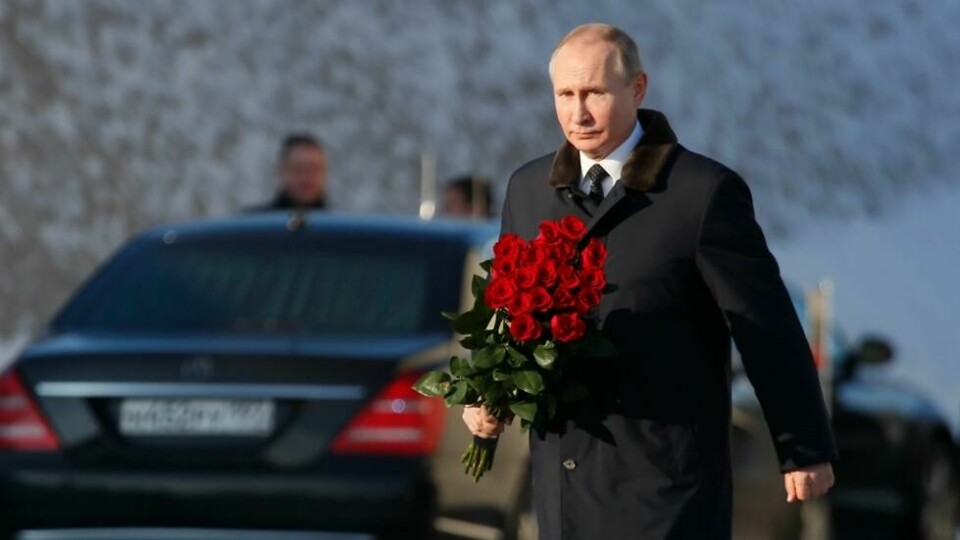 Er du en mann, eller ikke Putin? spør en russisk soldatmor. Er du en mann, eller ikke Putin? spør en russisk soldatmor. Foto: Maxim Shemetov / Pool Photo via AP / NTB
