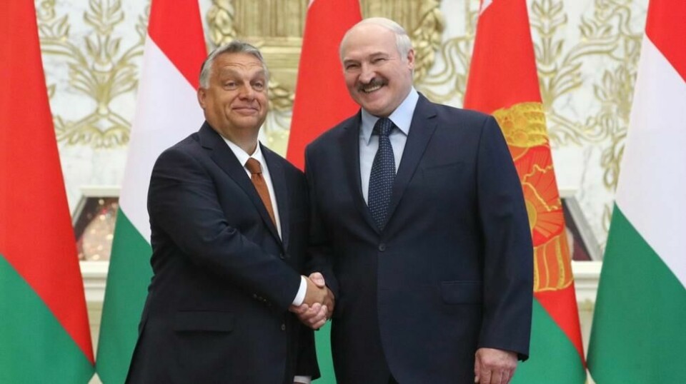 Ungarns statsminister Victor Orban og Belarus' president Alexander Lukasjenko under et møte i Minsk i 2020.