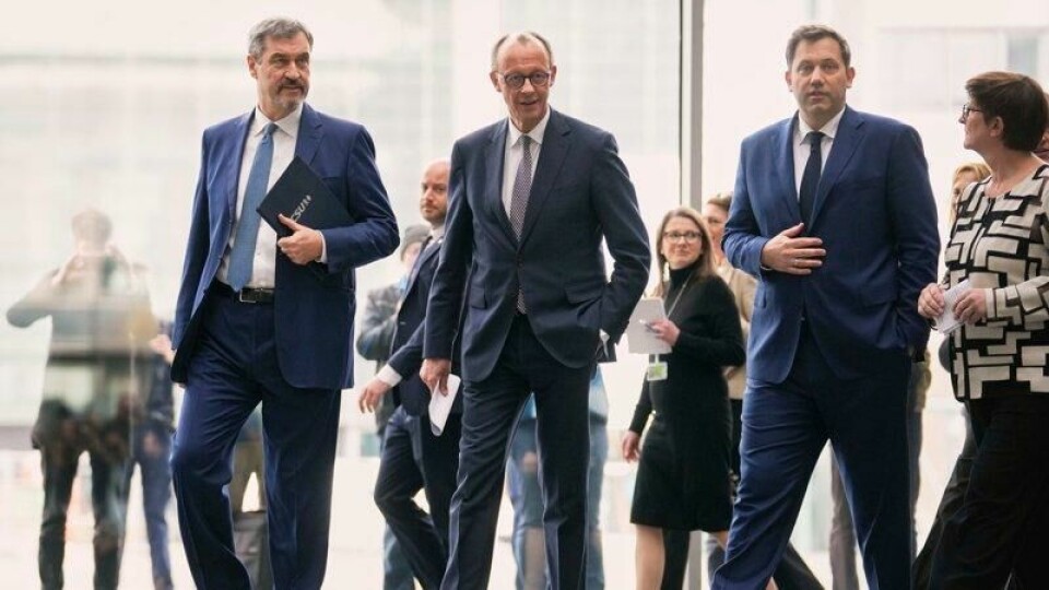 Markus Söder, leder for CSU (f.v.), CDU-leder og påtroppende statsminister Friedrich Merz og SPDs lederduo Lars Klingbeil og Saskia Esken på vei for å presentere den nye tyske koalisjonsregjeringen.