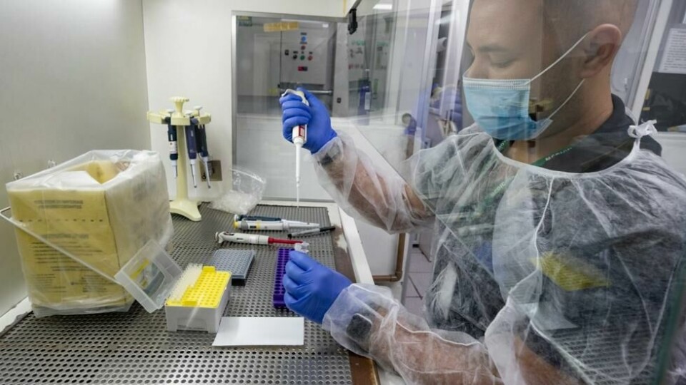 Forskere verden over jobber fortløpende med å kartlegge nye mutasjoner av coronaviruset. Bildet er fra at laboratorium i Brasil. Forskere verden over jobber fortløpende med å kartlegge nye mutasjoner av coronaviruset. Bildet er fra at laboratorium i Brasil. Foto: Andre Penner / AP/NTB
