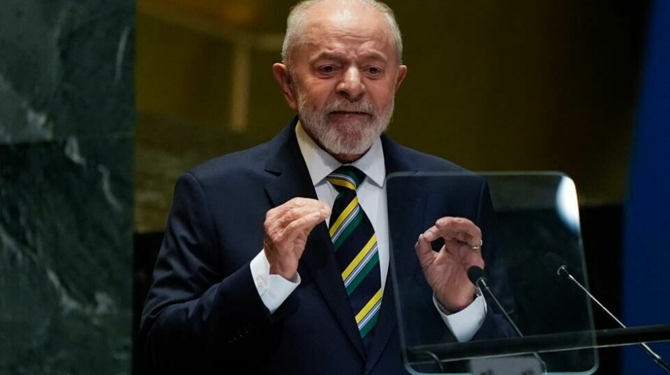 Brasils president Luiz Inacio Lula da Silva må bytte fly etter at det oppsto tekniske problemer i mexicansk luftrom på vei hjem til Brasil. Foto: Julia Demaree Nikhinson / AP / NTB