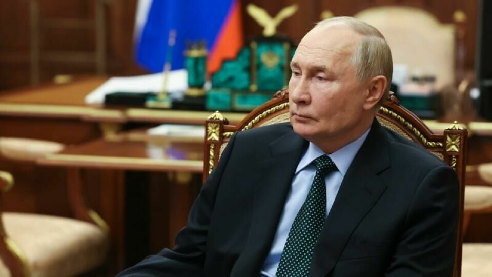 Russlands president Vladimir Putin undertegnet tirsdag formelt landets nye atomvåpendoktrine.