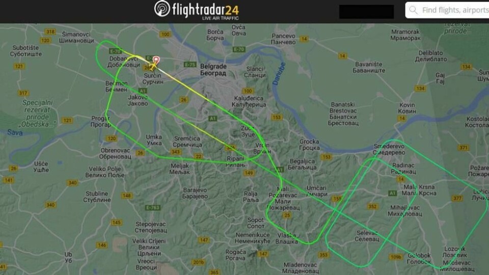 Et utsnitt fra nettstedet Flightradar24 viser hvordan flyet sirklet over flyplassen i en times tid før det landet igjen. Et utsnitt fra nettstedet Flightradar24 viser hvordan flyet sirklet over flyplassen i en times tid før det landet igjen. Foto: Flightradar24