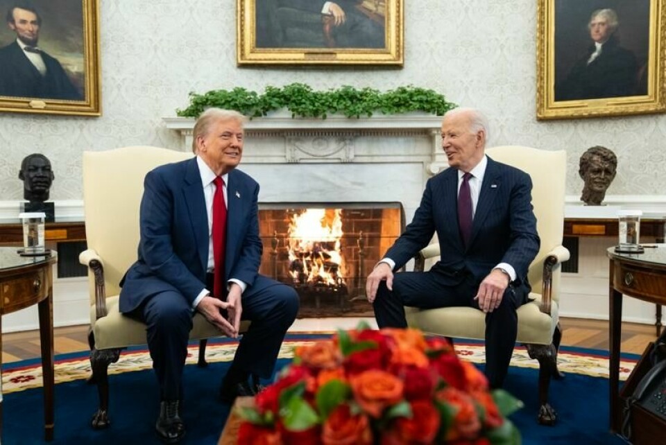 President Joe Biden (82) vil delta under innsettelsen av etterfølgeren Donald Trump (78) i januar. her fra da det møttes tidligere i måneden.