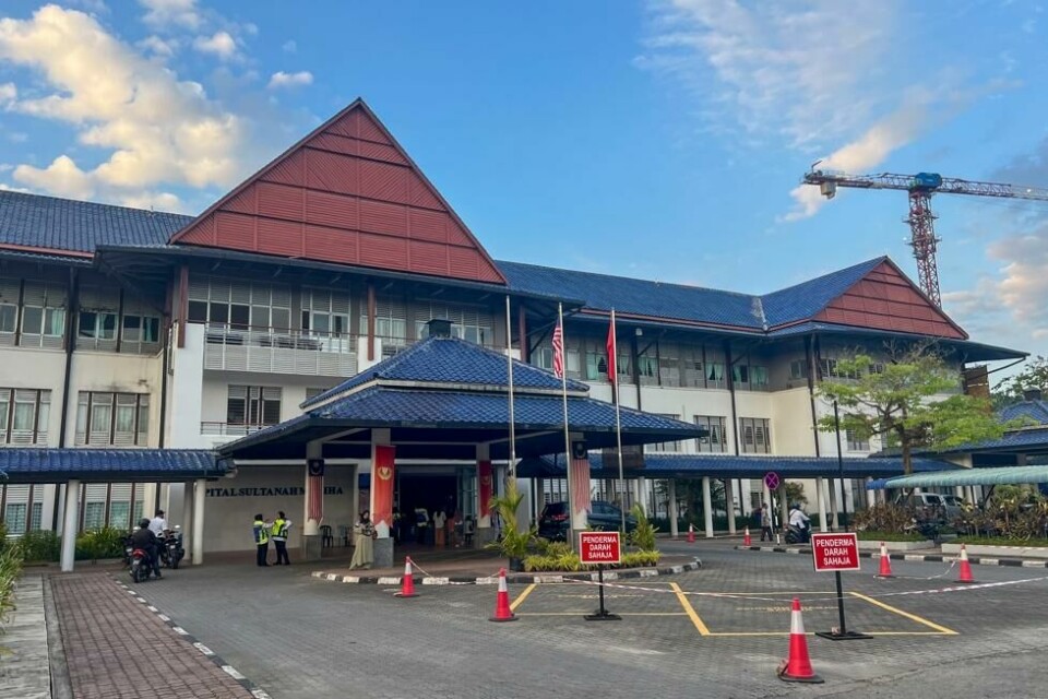 Kong Harald er innlagt på Langkawi i Malaysia. Kongehuset opplyser at det tas sikte på at han kan reise hjem med fly om noen dager. Kong Harald er innlagt på Langkawi i Malaysia. Kongehuset opplyser at det tas sikte på at han kan reise hjem med fly om noen dager. Foto: Vincent Thian / AP / NTB