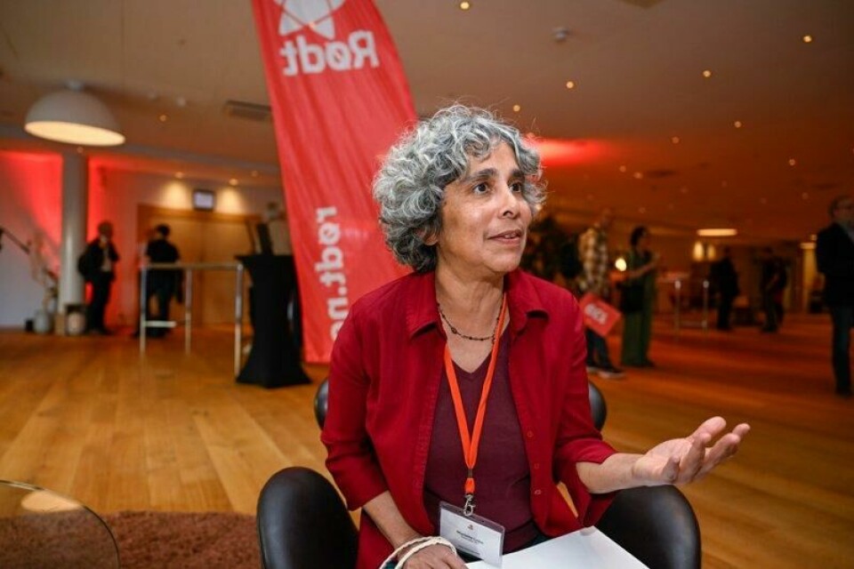 Mariette Lobo sier det ikke lenger er mulig å fortsette i partiet, og peker på Rødts støtte til forsvarsforliket på Stortinget som hovedårsaken. Her er hun under partiets landsmøte i 2023.