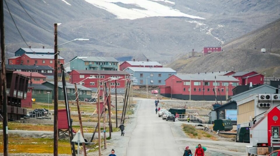 Longyearbyen er Svalbards administrasjonssenter og ligger innerst i Adventfjorden på øya Spitsbergen. Foto: Lise Åserud / NTB