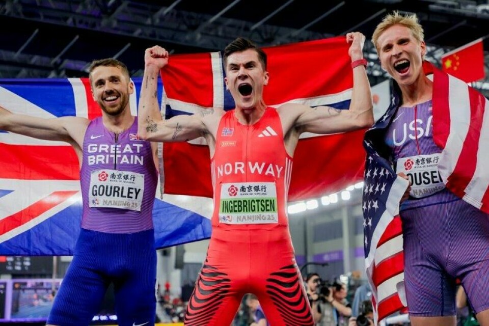 Jakob Ingebrigtsen tok sitt andre gull i innendørs-VM – best også på 1500 meter i Nanjing i Kina.