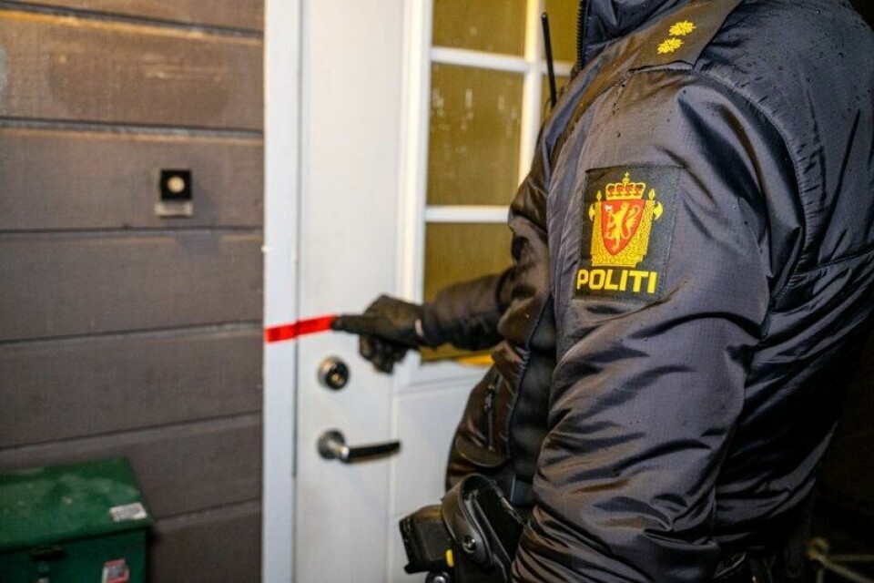 Politiet hjemme hos Linea Bjørnnes (20) i Hegra i Stjørdal i Trøndelag der hun ble funnet livløs i desember i fjor.