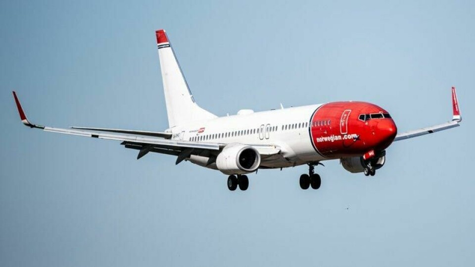 Et Norwegian-fly som var på vei til Værnes ble truffet av lyn.