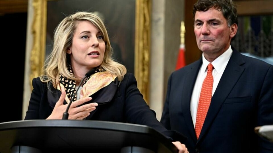 Canadas utenriksminister Mélanie Joly og finansminister Dominic LeBlanc har under et besøk på Donald Trumps eiendom i Florida diskutert toll, handel og grensetiltak.