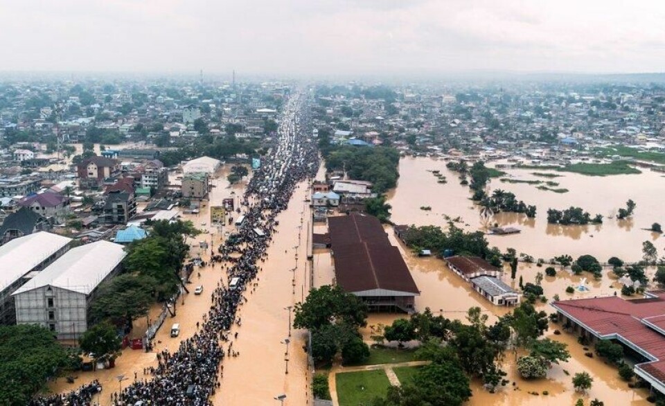 Flomvannet har lammet store deler av Kongos hovedstad Kinshasa.