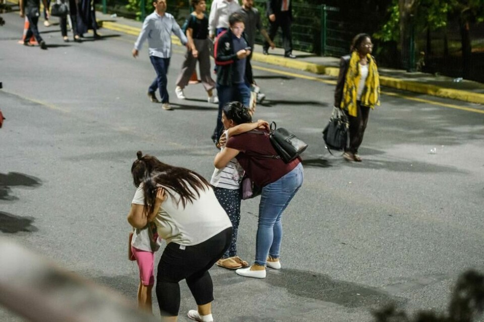 Mange barn ble vitne til terrorangrepet på flyplassen i Istanbul. Mange barn ble vitne til terrorangrepet på flyplassen i Istanbul. Foto: Ozan Kose / AFP