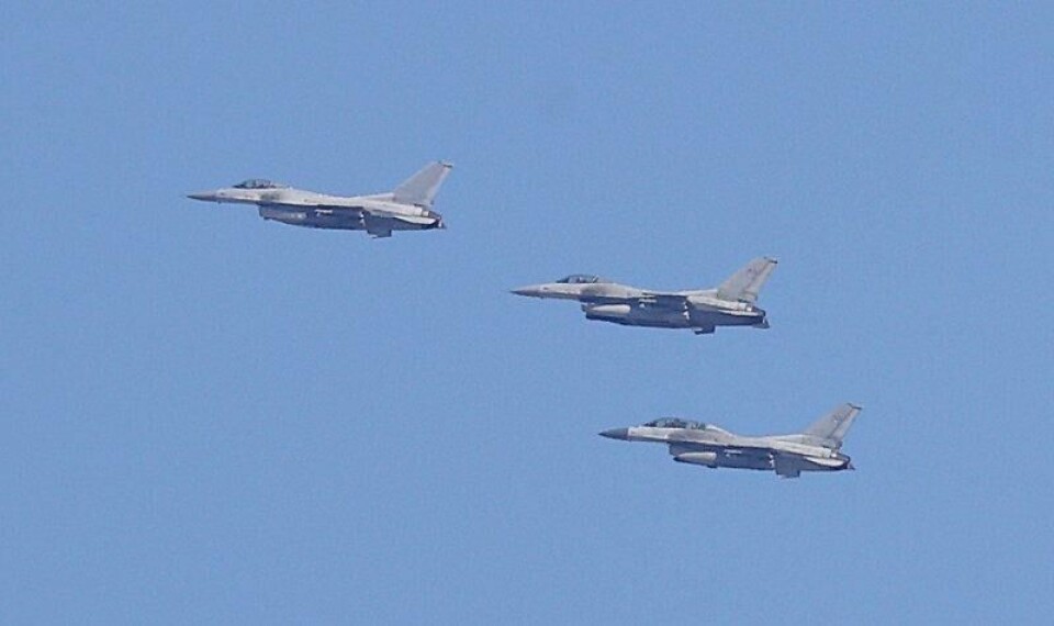 Sørkoreanske luftforsvarets KF-16 jagerfly flyr under den felles militærøvelsen mellom Sør-Korea og USA. Sørkoreanske luftforsvarets KF-16 jagerfly flyr under den felles militærøvelsen mellom Sør-Korea og USA. Foto: Yonhap / AP