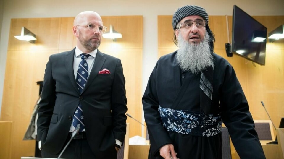 Brynjar Meling (t.v.) jobbe for å få mulla Krekar tilbake til Norge. Her er de to under et rettsmøte i 2019 i forbindelse med Italias utleveringsbegjæring. Foto: Terje Pedersen / NTB