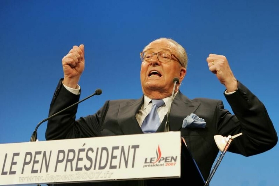 Graven til den franske ytre høyre-politiker Jean-Marie Le Pen, som døde tidligere i år, har vært utsatt for hærverk. Arkivfoto: Michael Sawyer / AP / NTB