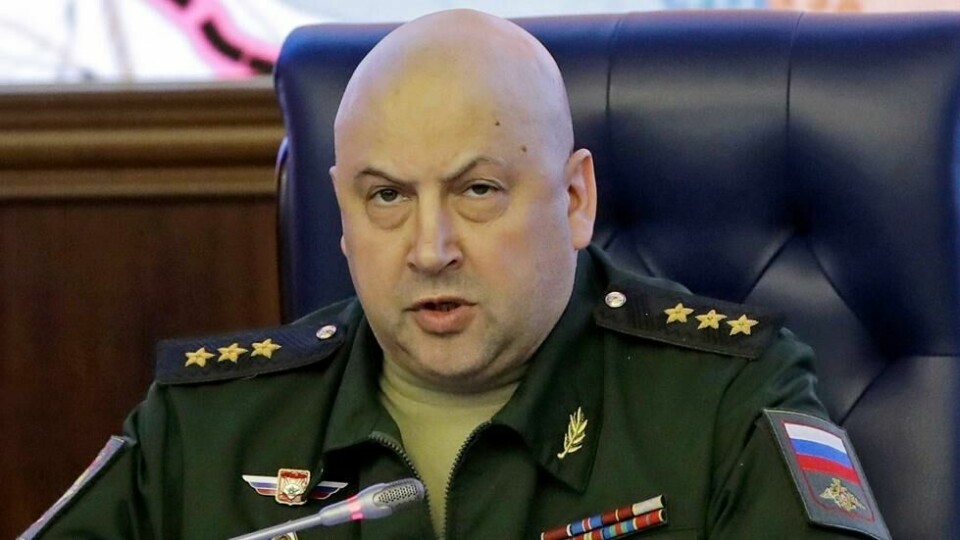Sergej Surovikin ble nylig utnevnt til øverstkommanderende for de russiske styrkene i Ukraina. Bildet er tatt i 2017, da han var øverstkommanderende for de russiske styrkene i Syria. Sergej Surovikin ble nylig utnevnt til øverstkommanderende for de russiske styrkene i Ukraina. Bildet er tatt i 2017, da han var øverstkommanderende for de russiske styrkene i Syria. Foto: Pavel Golovkin / Arkivfoto: AP/NTB