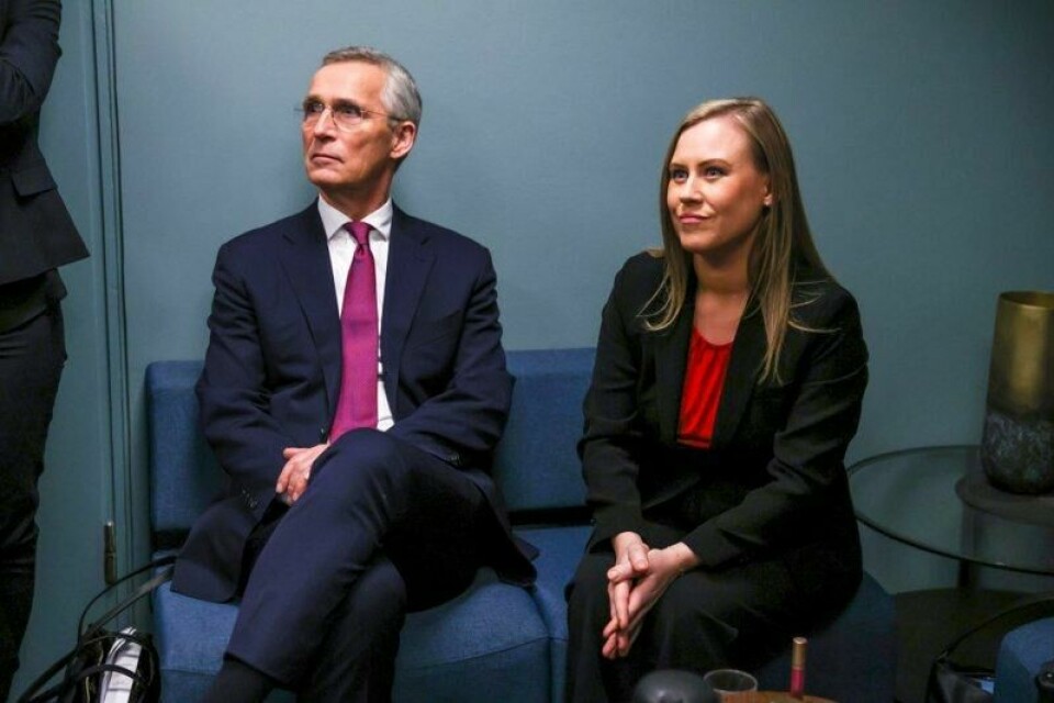 Barne- og familieminister Lene Vågslid (Ap) mener forslaget vil legge til rette for bedre kredittvurderinger. Her med finansminister Jens Stoltenberg (Ap).