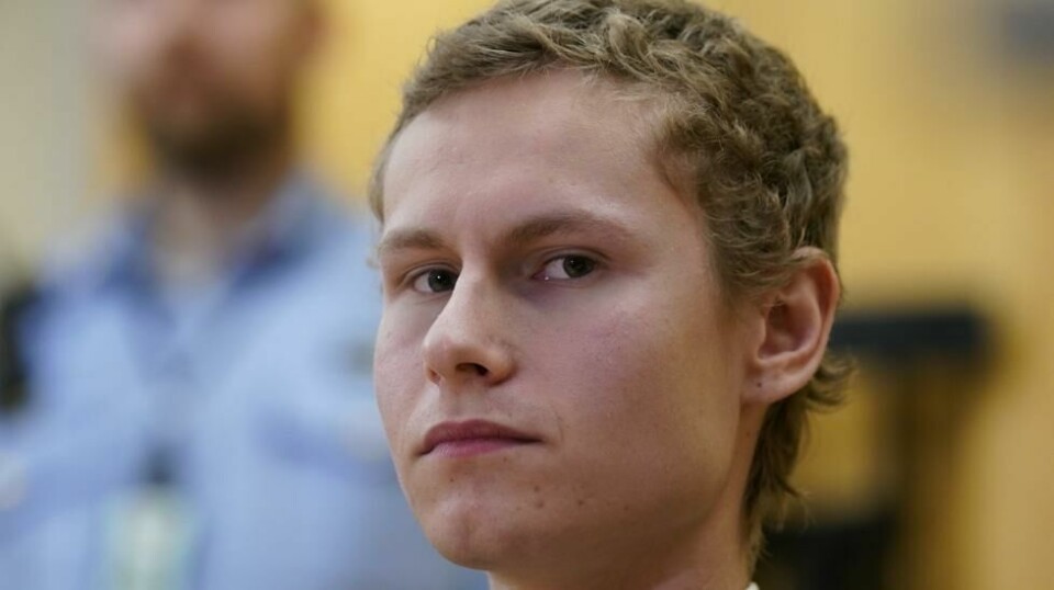 Draps- og terrorsiktede Philip Manshaus i nytt fengslingsmøte i rettssal 127 i Oslo tingrett 9. september. Han brukte anledningen blant annet til å heve hånden til en nazihilsen.