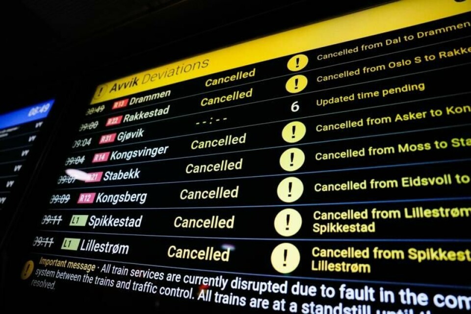 Etter at togtrafikken i hele landet var lammet første juledag, har samferdselsministeren kalt inn til hastemøte om feilen tirsdag neste uke.