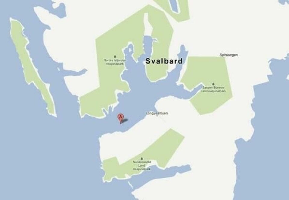 Svalbard er en norsk øygruppe mellom fastlands-Norge og Nordpolen. Svalbard er en norsk øygruppe mellom fastlands-Norge og Nordpolen.