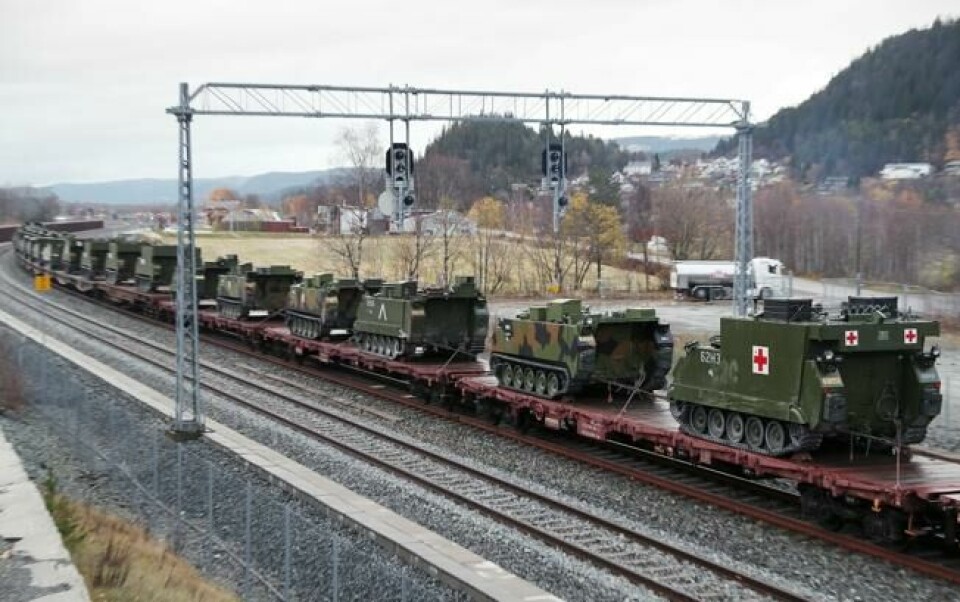 Forskjellige kjøretøy fra Panser bataljonen i Brig N forflyttes på tog fra Hell stasjon under øvelse Trident Juncture 2018 i Norge Forskjellige kjøretøy fra Panser bataljonen i Brig N forflyttes på tog fra Hell stasjon under øvelse Trident Juncture 2018 i Norge Foto: Torbjørn Kjosvold / Forsvaret