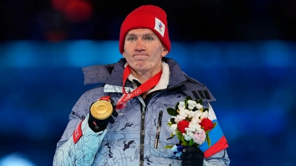 Aleksandr Bolsjunov vant gull den forkortede femmilen under vinter-OL 2022 i Beijing.