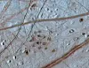 Overflaten av Europa fotografert fra Galileo-sonden. Foto: Nasa.