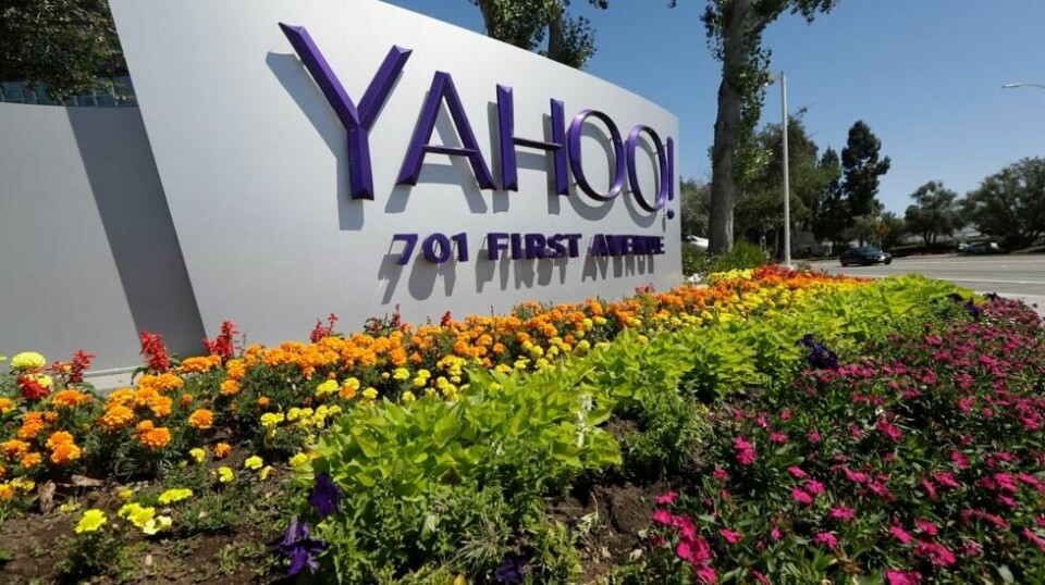 Yahoo fortalte tirsdag at de tror samtlige tre milliarder brukerkontoer kan ha blitt berørt av datainnbruddet i august 2013. Bedriftens skilt utenfor hovedkvarteret i California. Scanpix/Ap.