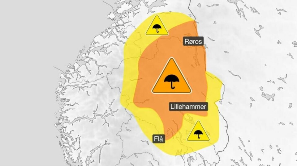 NVE har oppjustert til oransje farevarselet for flom og jordskred for deler av Østlandet og sørlig del av Trøndelag mandag.